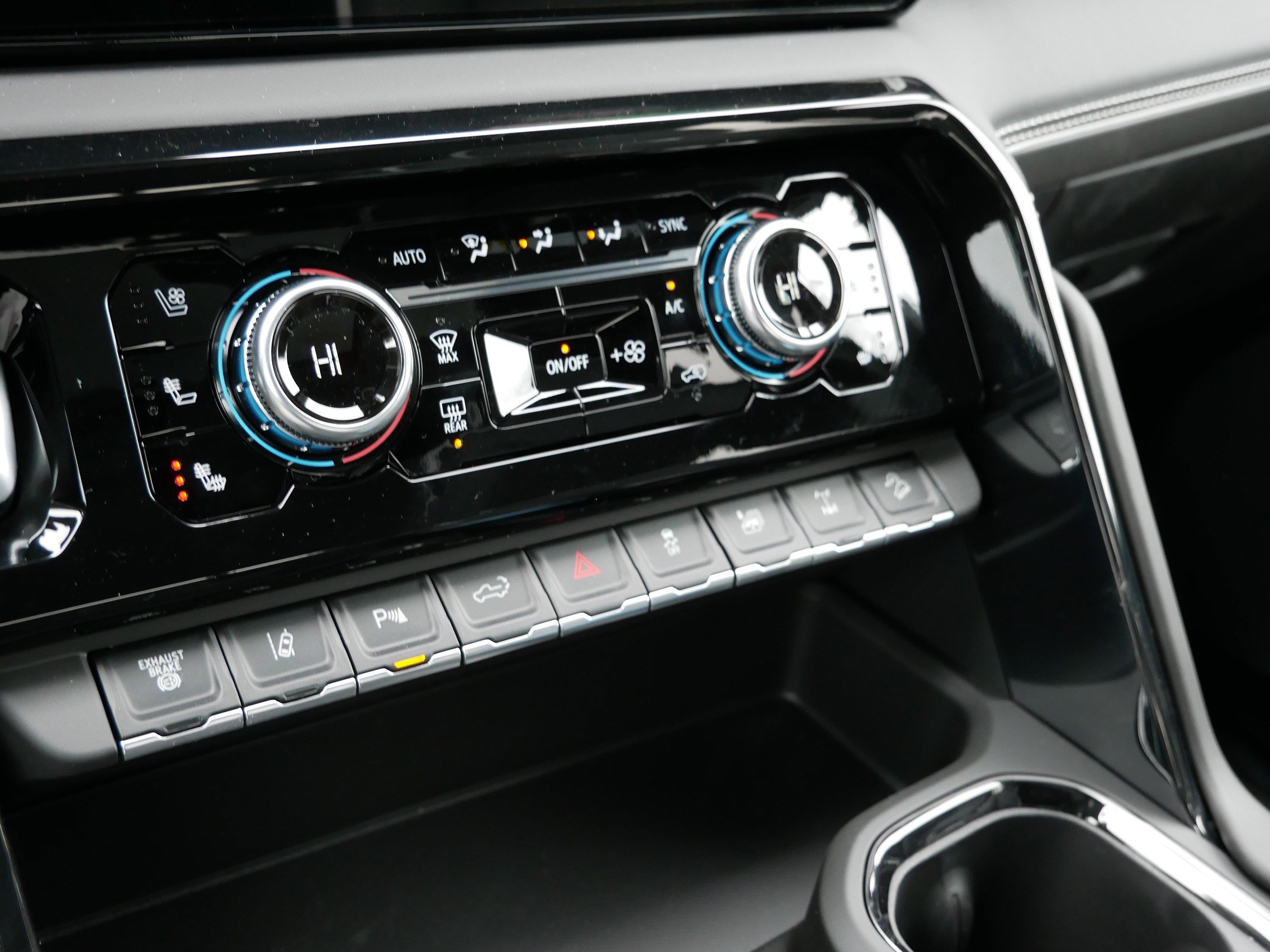 New 2026 GMC Sierra 2500 AT4X image 19