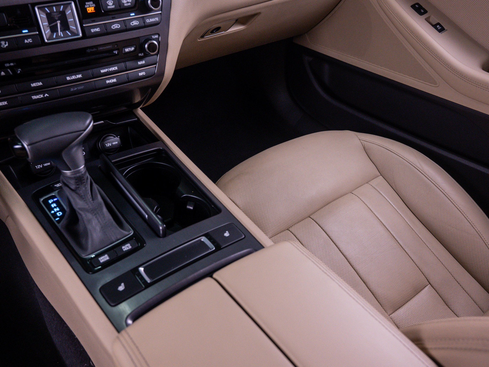 Used 2018 Genesis G80 3.8 RWD image 27
