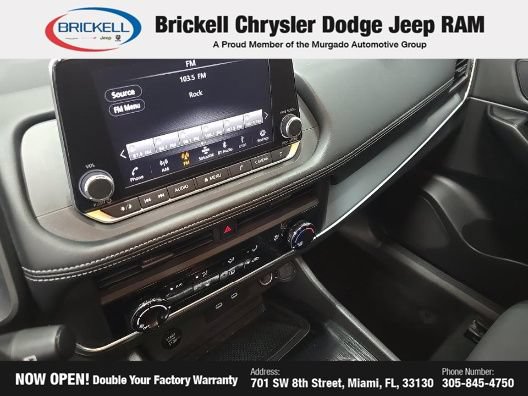 Used 2024 Nissan Rogue S AWD/4WD image 9