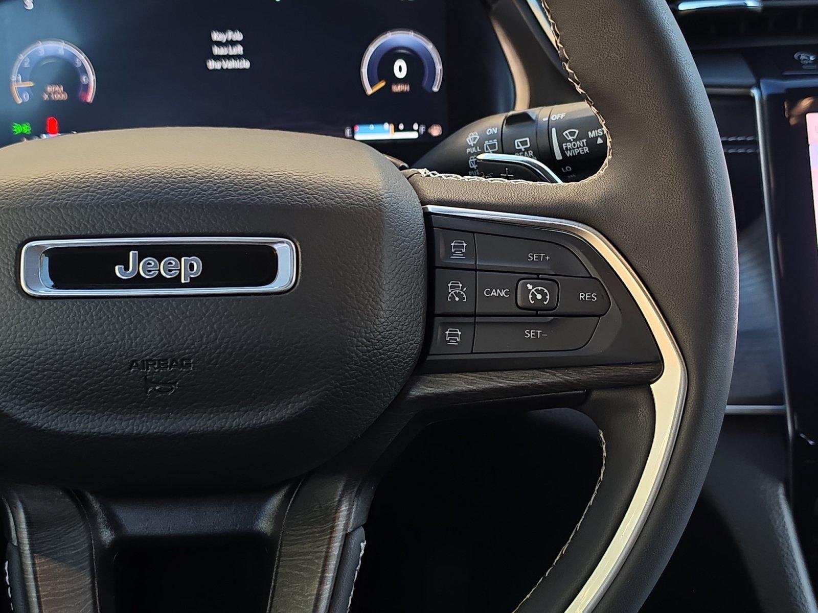 Used 2024 Jeep Grand Cherokee Limited w/ Luxury Tech Group II AWD/4WD image 20