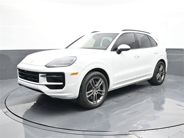 Used 2025 Porsche Cayenne image 1