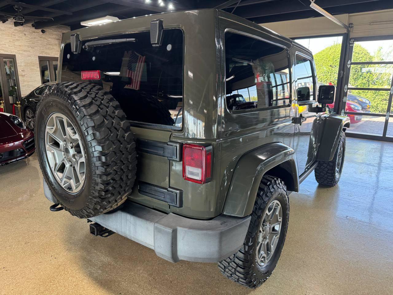 Used 2015 Jeep Wrangler Rubicon w/ Power Convenience Group AWD/4WD image 7