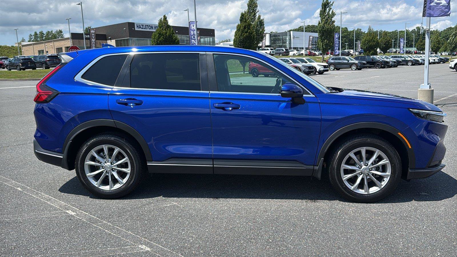 Used 2025 Honda CR-V EX image 4
