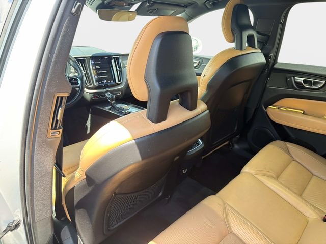 Used 2018 Volvo XC60 T6 Inscription w/ Luxury Seat Package AWD/4WD image 13