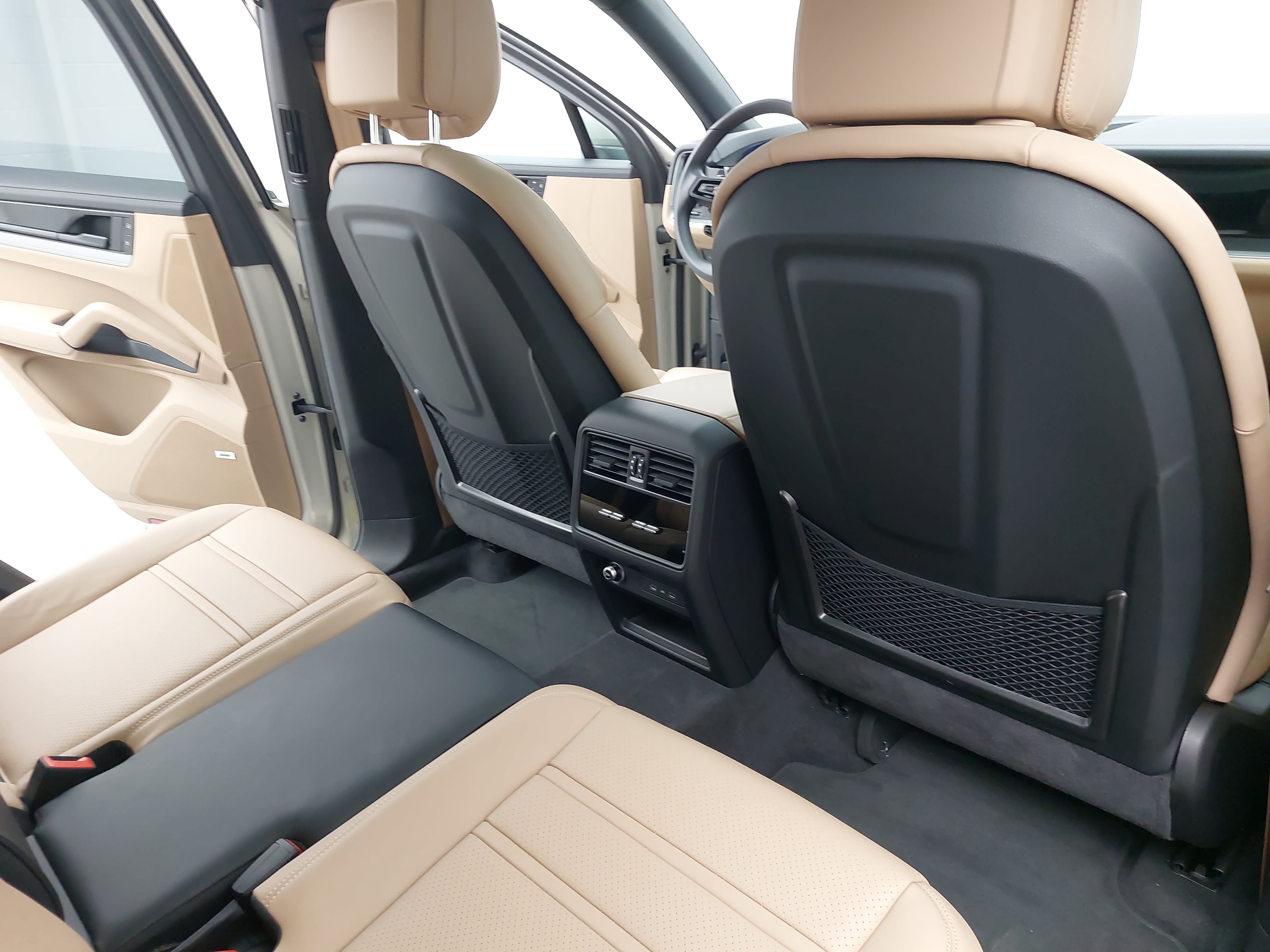 Certified 2026 Porsche Cayenne AWD/4WD image 13