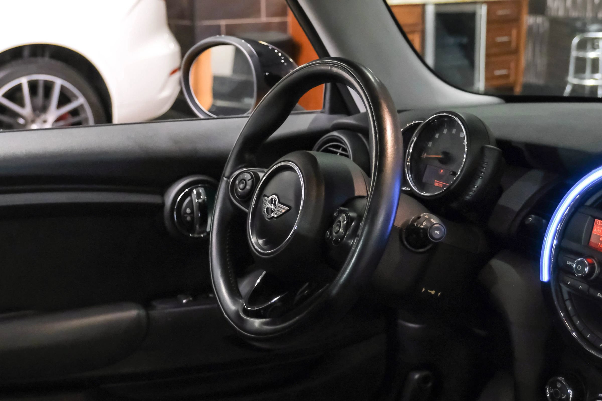 Used 2014 MINI Cooper 2-Door Hardtop FWD image 11
