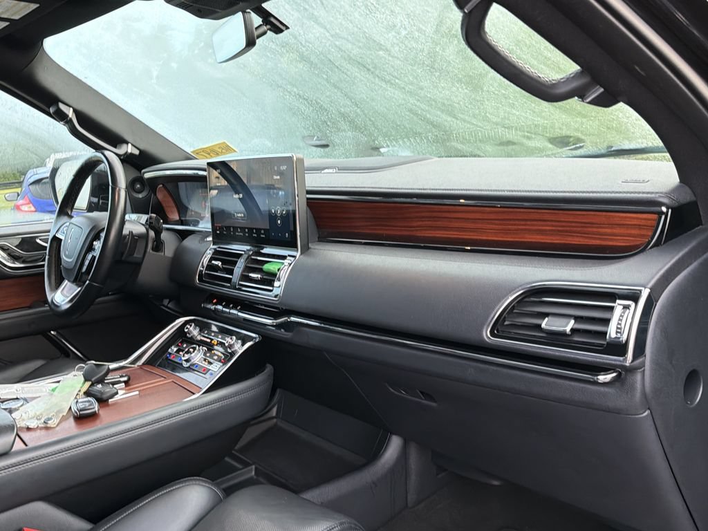 Used 2024 Lincoln Navigator Reserve AWD/4WD image 18