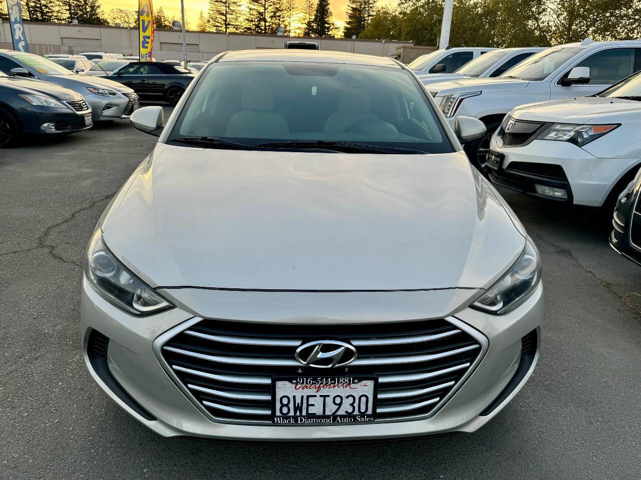 Used 2017 Hyundai Elantra SE image 2