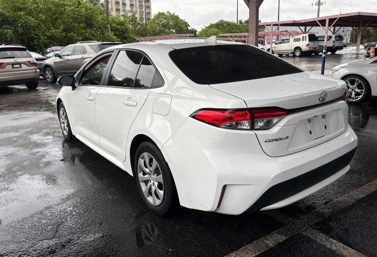 Used 2020 Toyota Corolla LE FWD image 6