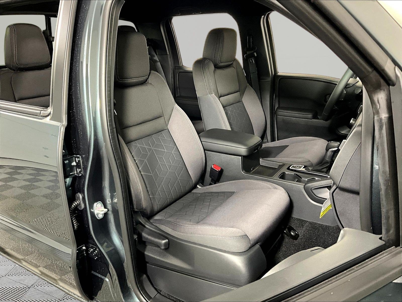New 2027 Nissan Frontier SV w/ SV Convenience Package AWD/4WD image 18