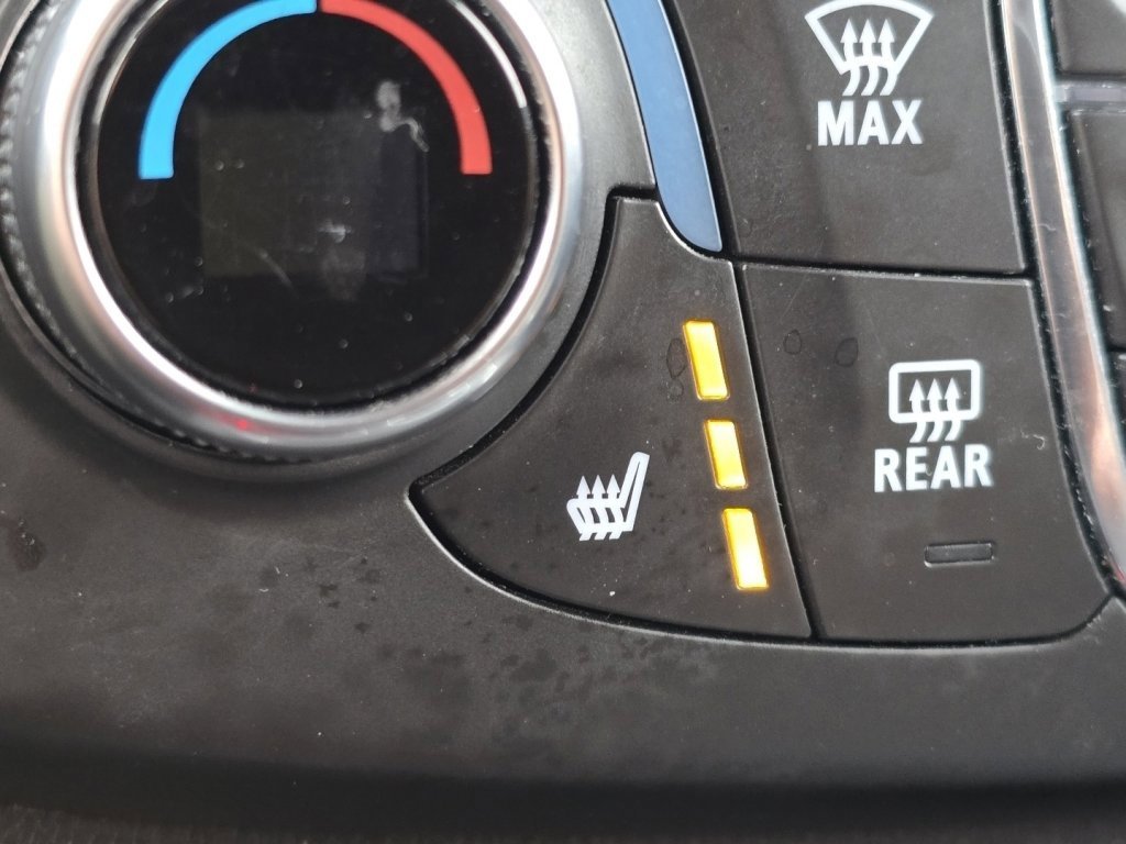 Used 2021 Chevrolet Traverse LT w/ LPO, Floor Liner Package image 5