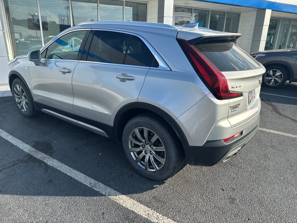 Used 2020 Cadillac XT4 Premium Luxury w/ Driver Awareness Package AWD/4WD image 6