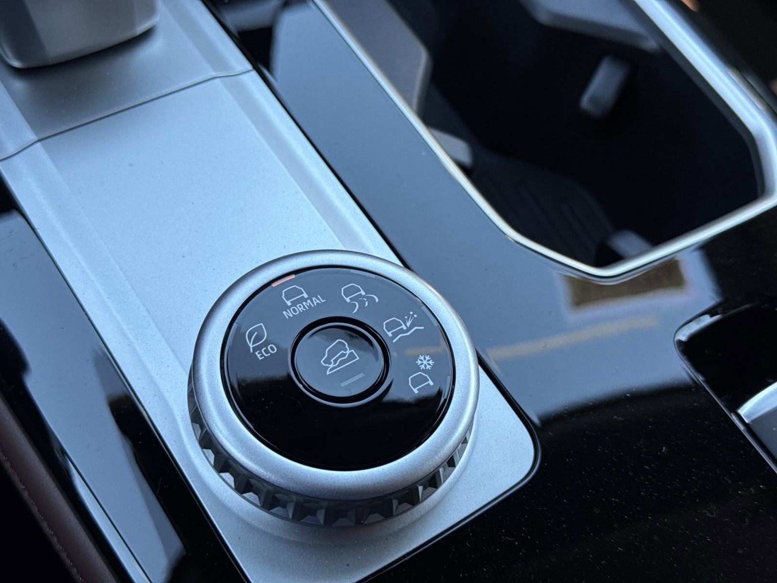 New 2026 Mitsubishi Outlander SEL image 25