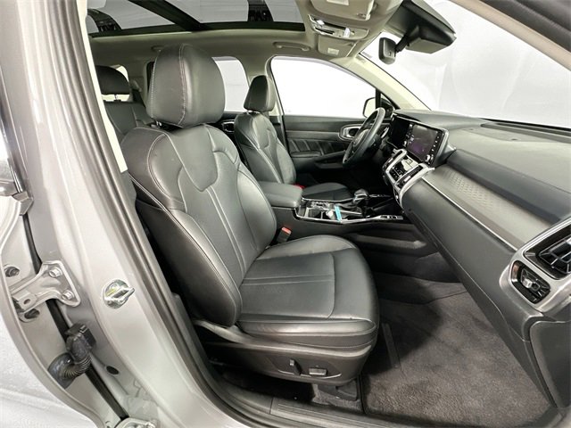 Used 2023 Kia Sorento SX image 31
