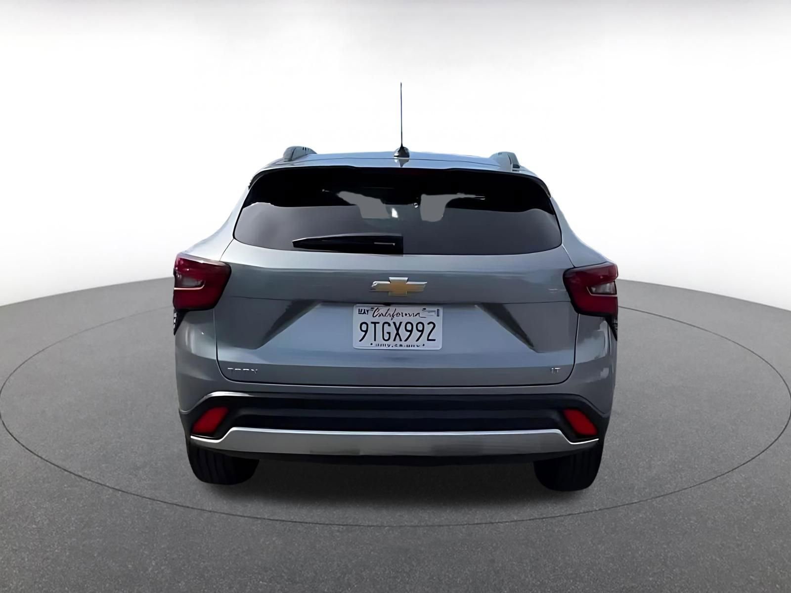 Used 2025 Chevrolet Trax LT w/ LT Convenience Package image 12