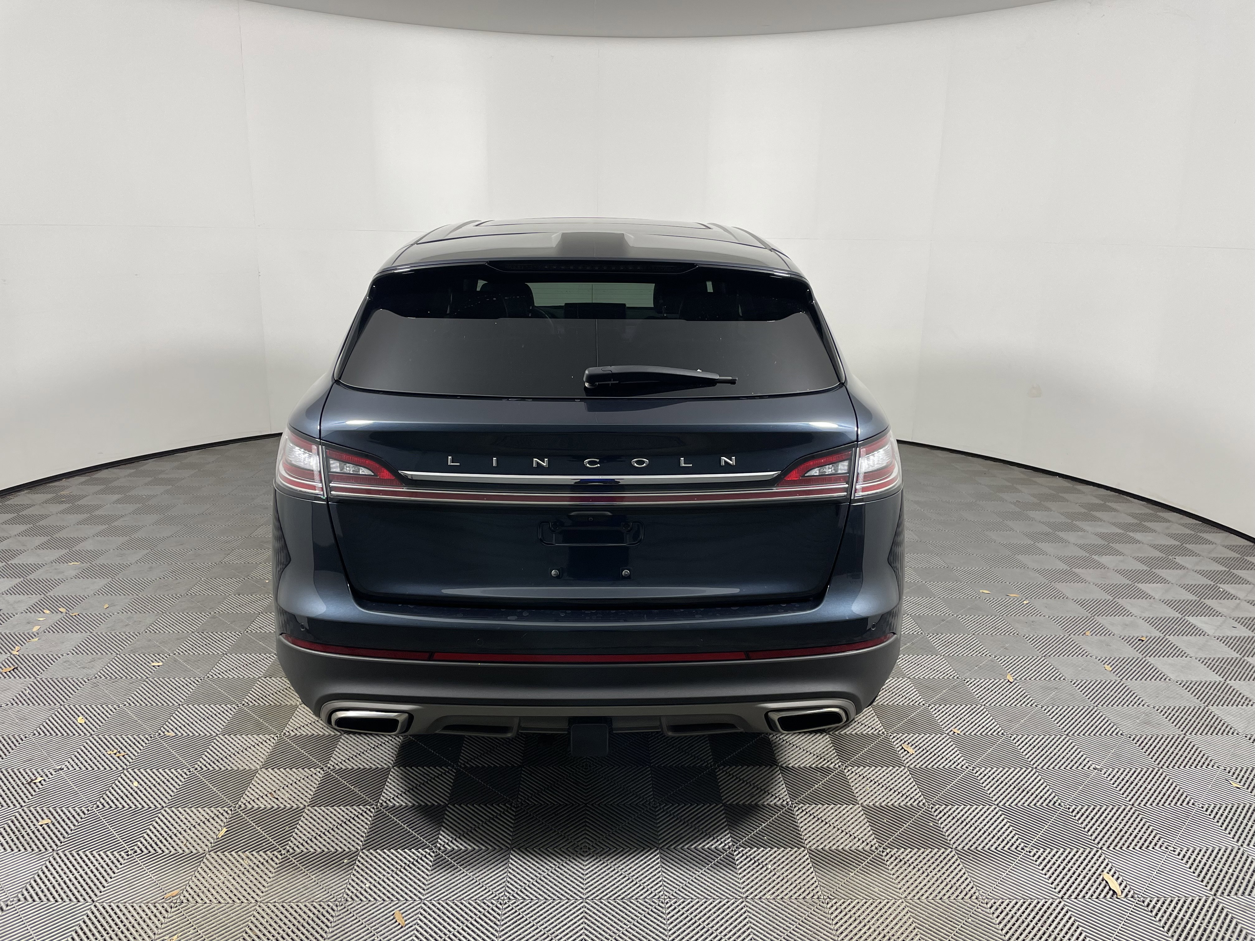 Used 2023 Lincoln Nautilus Reserve w/ Equipment Group 202A image 1