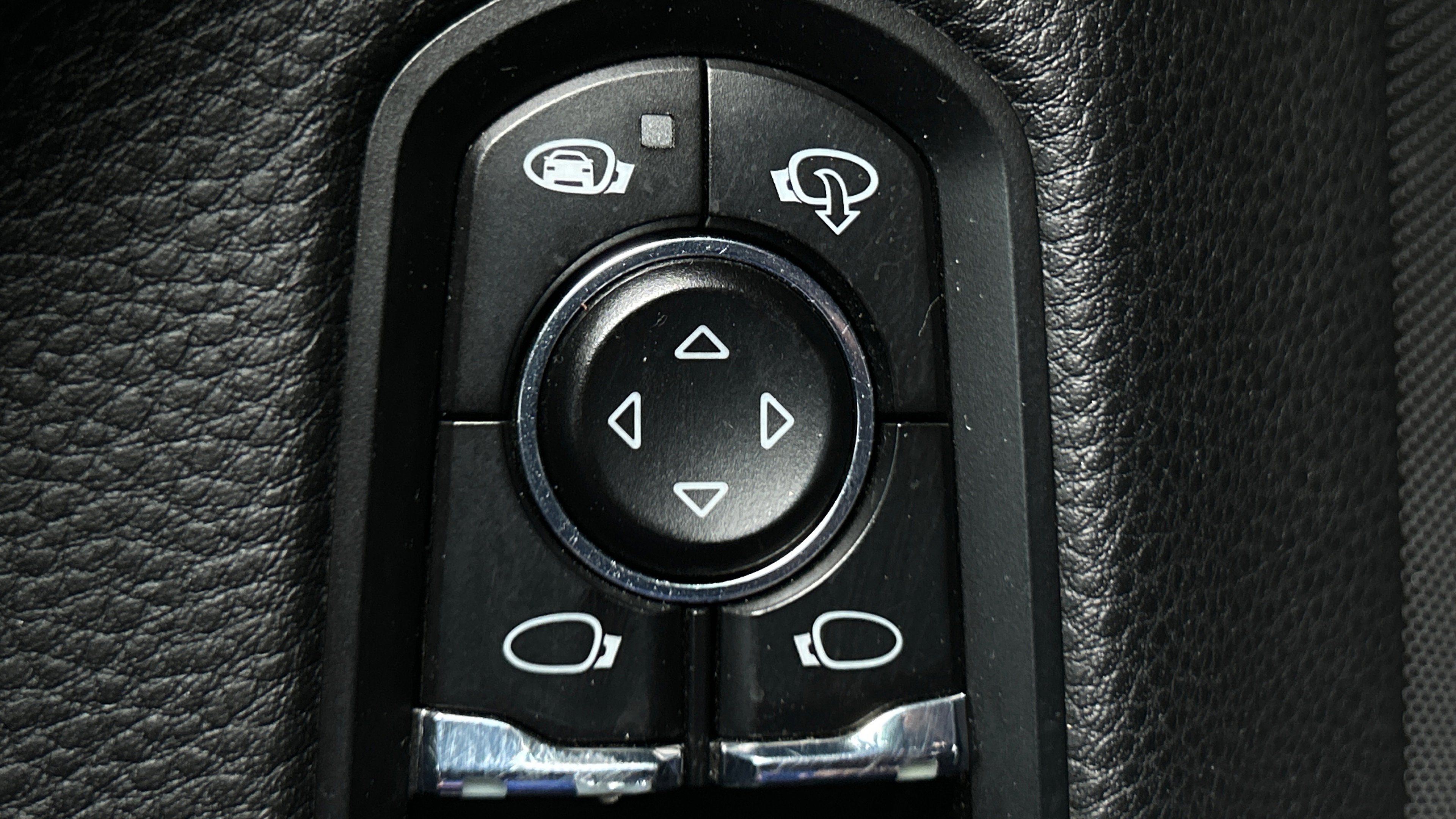 Used 2015 Porsche Panamera 4S image 45