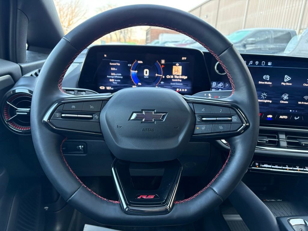 Used 2025 Chevrolet Equinox EV RS image 27