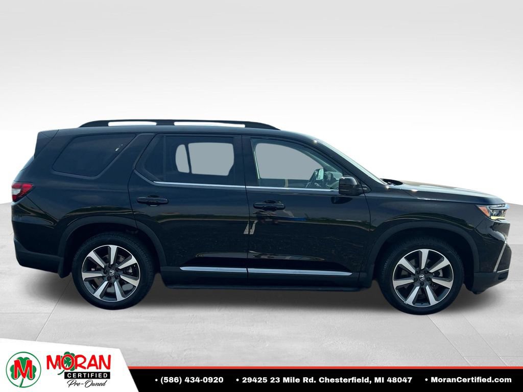 Used 2023 Honda Pilot Touring image 6