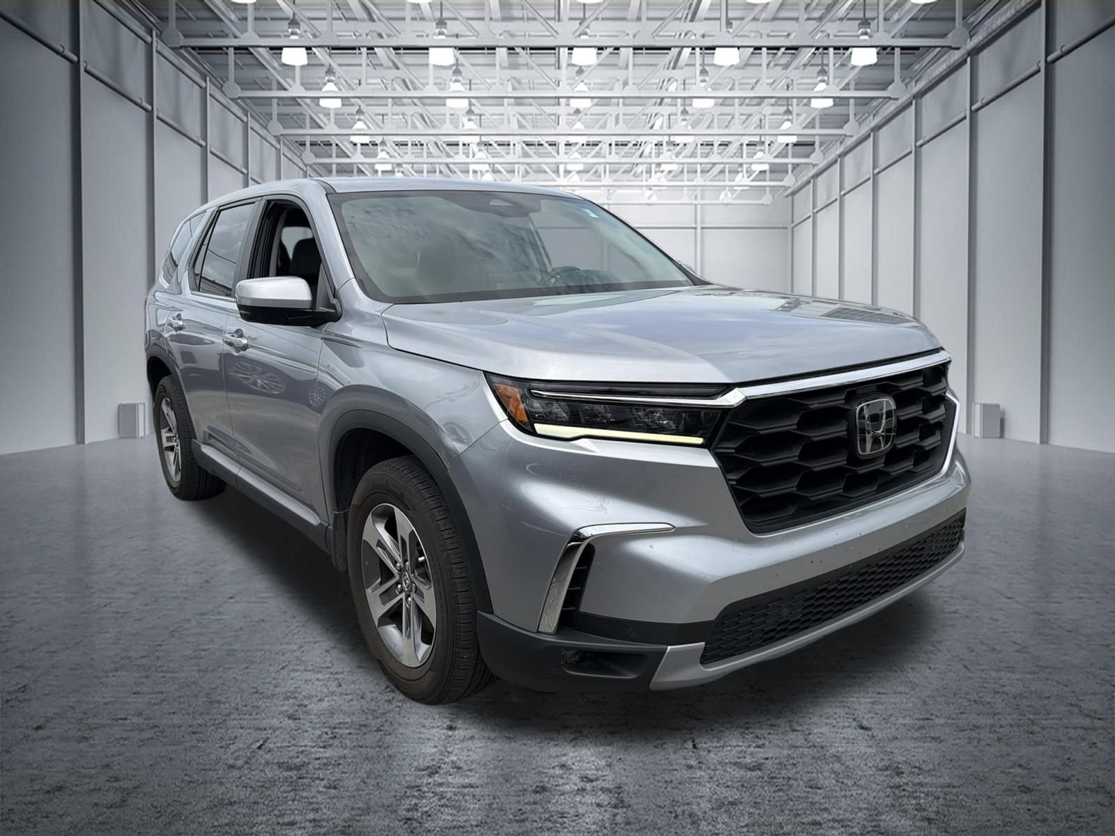 Used 2023 Honda Pilot EX-L image 3