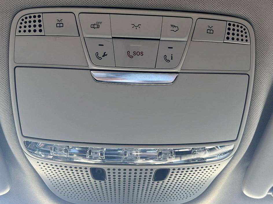 Used 2017 Mercedes-Benz C 300 Sedan image 24