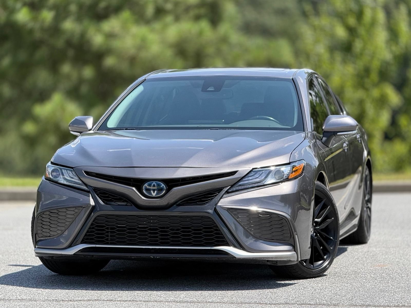 Used 2021 Toyota Camry XSE FWD image 2