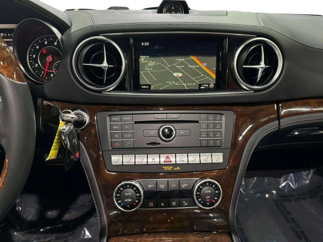 Used 2020 Mercedes-Benz SL 550 image 36