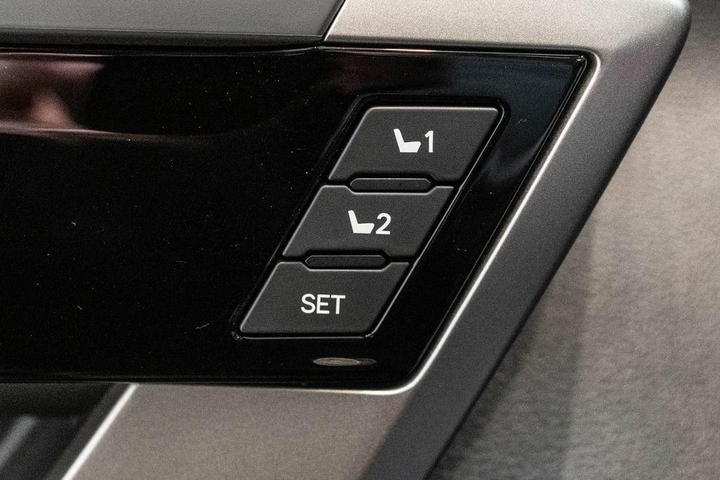 New 2026 Toyota Tundra Limited AWD/4WD image 21