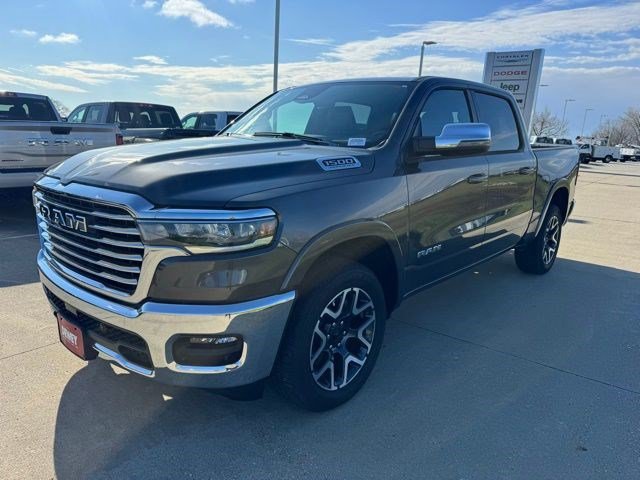 New 2026 RAM 1500 Laramie AWD/4WD image 3