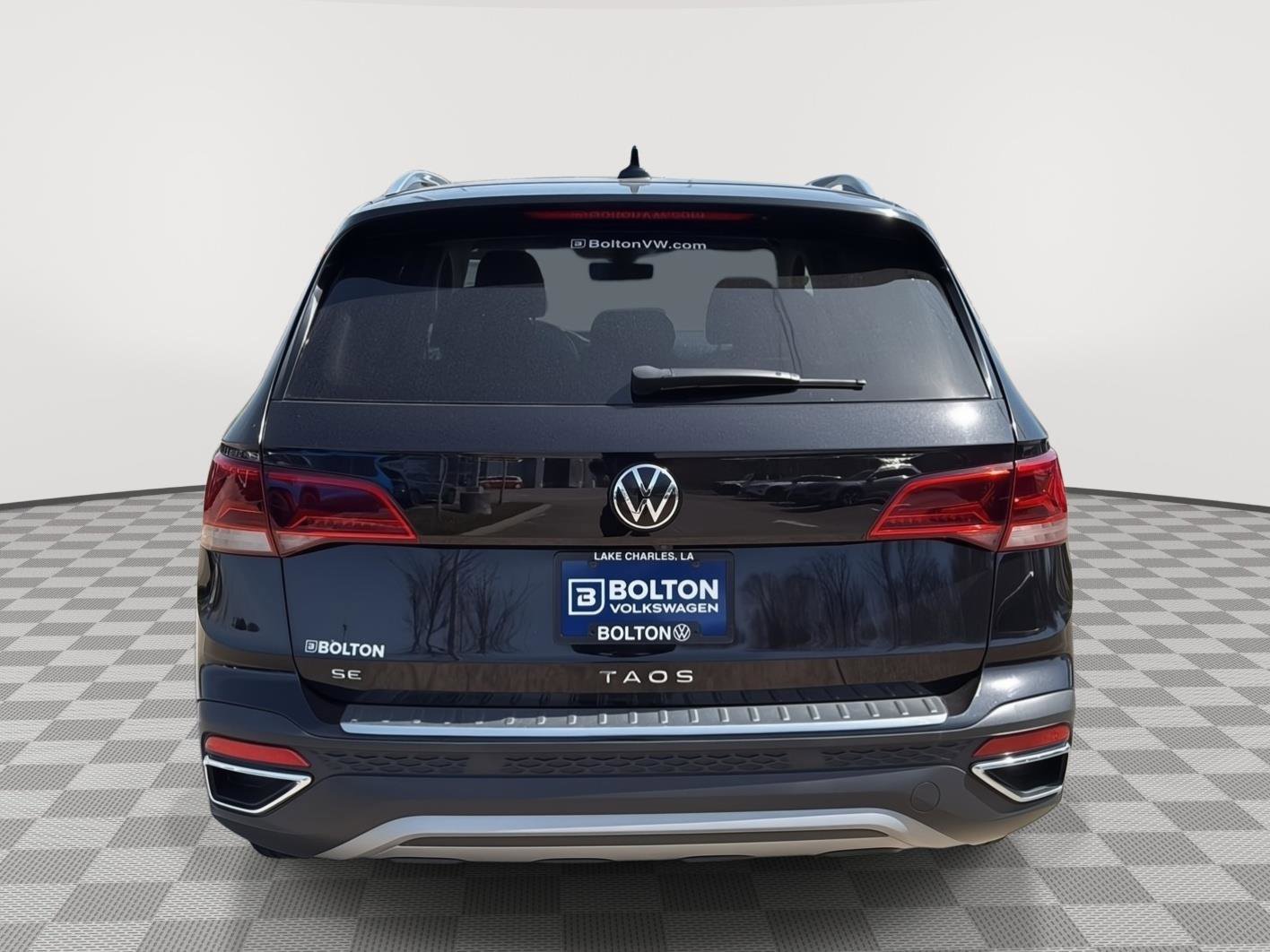 Used 2023 Volkswagen Taos SE image 4