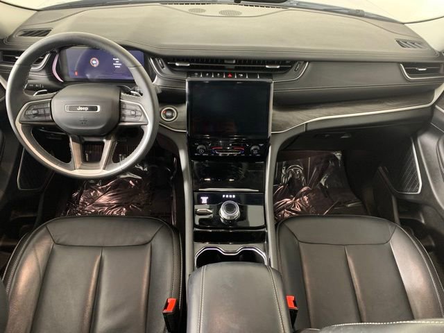 Used 2023 Jeep Grand Cherokee L Limited w/ Black Appearance Package image 23