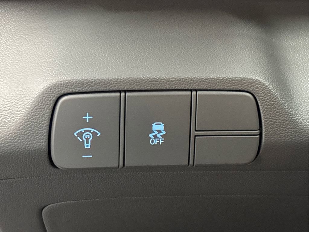 Certified 2024 Hyundai Elantra SEL image 33