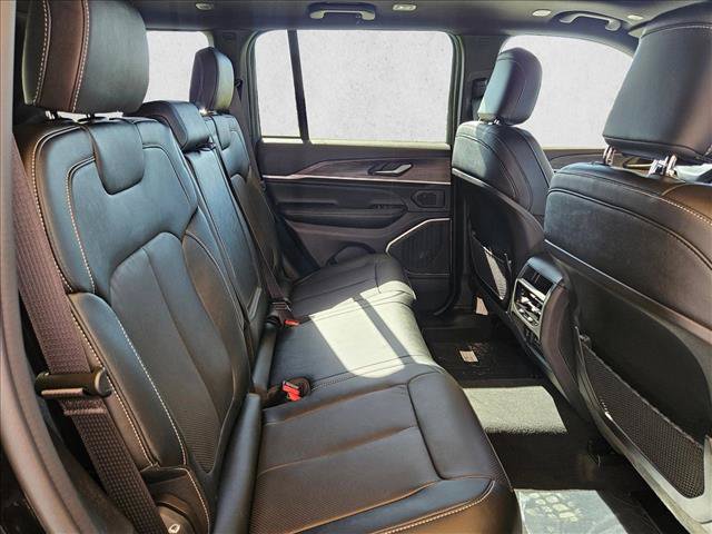 New 2026 Jeep Grand Cherokee Limited AWD/4WD image 15