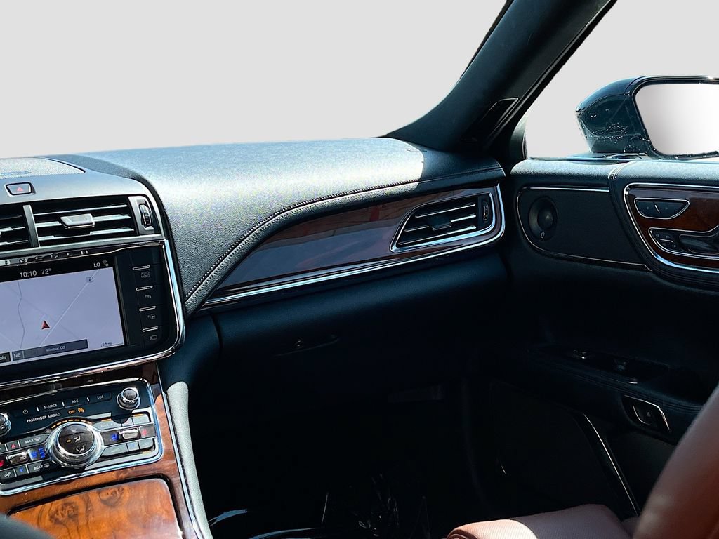 Used 2018 Lincoln Continental Reserve AWD/4WD image 25