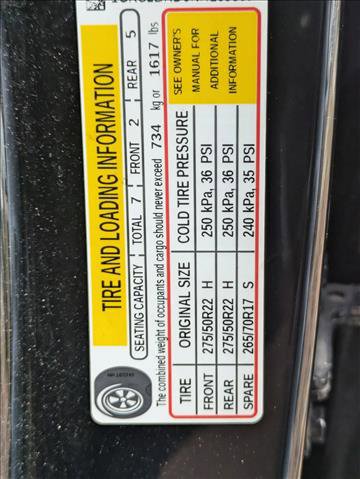 Used 2022 GMC Yukon SLT w/ SLT Premium Package image 16