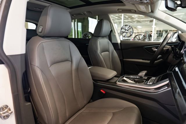 Used 2020 Audi Q8 Premium Plus w/ Premium Plus Package AWD/4WD image 30