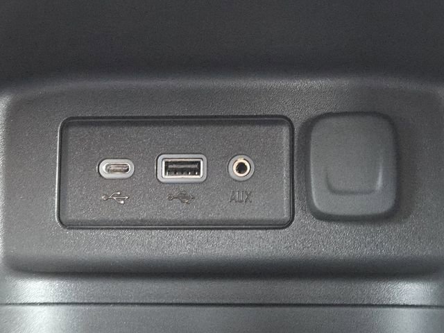 Used 2024 Chevrolet Equinox RS w/ LPO, Floor Liner Package FWD image 7