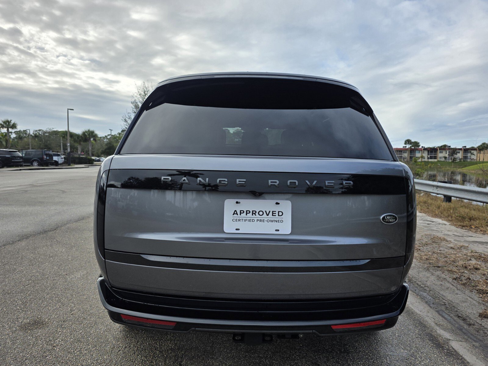 Used 2023 Land Rover Range Rover SE image 6