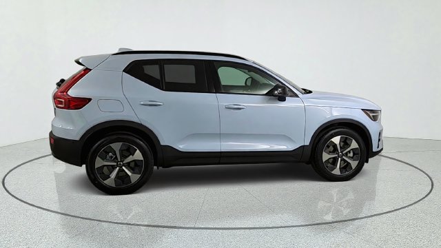 New 2026 Volvo XC40 B5 Plus w/ Protection Package Premier AWD/4WD image 8