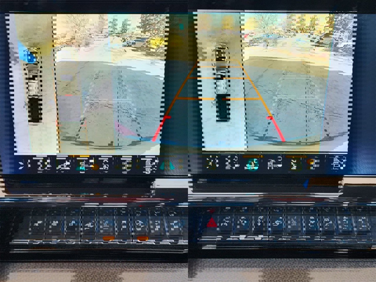 Used 2023 Chevrolet Silverado 1500 ZR2 w/ Technology Package image 17