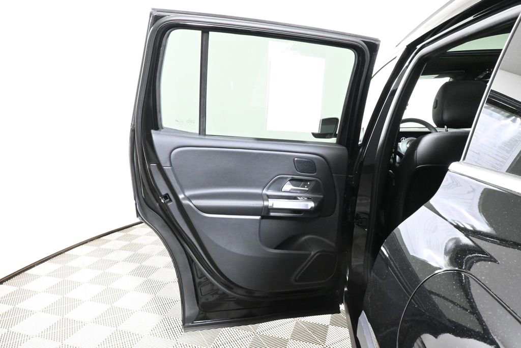 Certified 2026 Mercedes-Benz GLB 250 4MATIC image 32