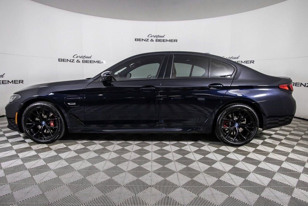 Used 2023 BMW 530e w/ M Sport Package image 7