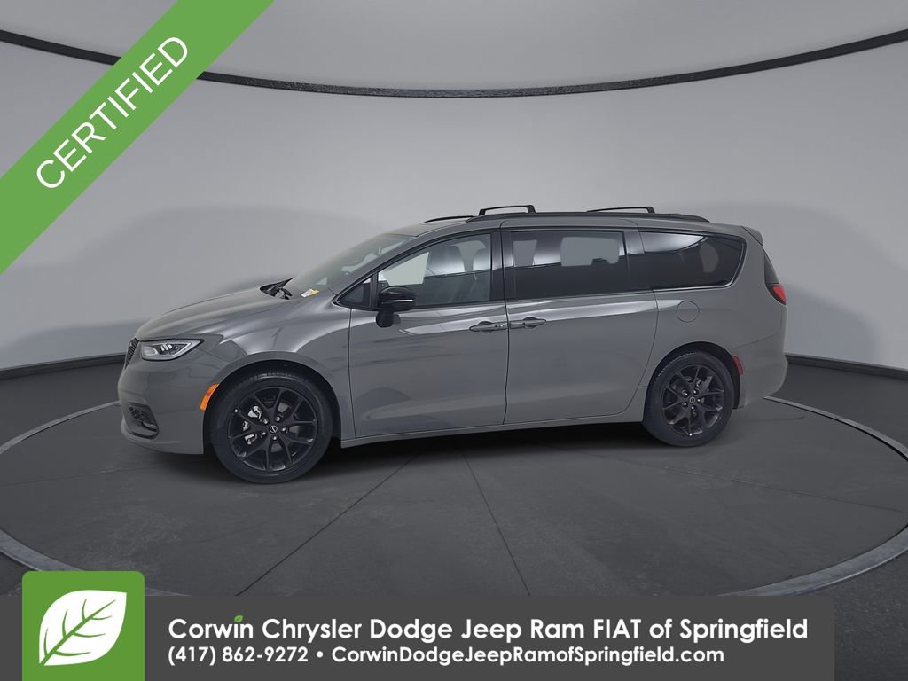 Certified 2025 Chrysler Pacifica Limited image 8