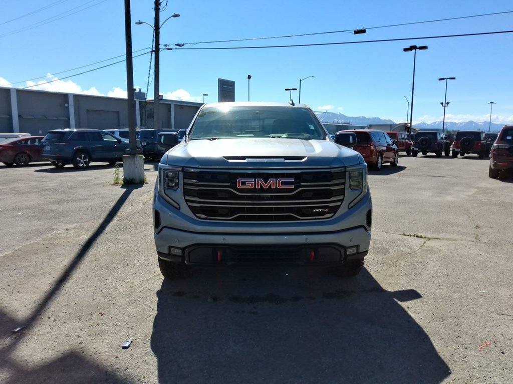 Used 2023 GMC Sierra 1500 AT4 w/ Technology Package AWD/4WD image 3