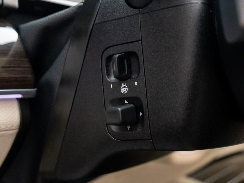 Used 2024 Mercedes-Benz GLS 450 4MATIC image 22