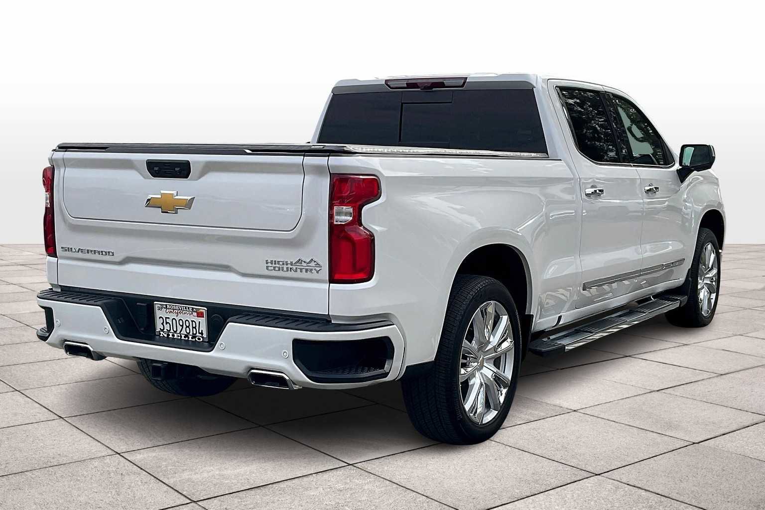 Used 2024 Chevrolet Silverado 1500 High Country w/ High Country Premium Package image 14