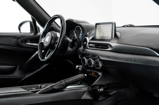 Used 2017 FIAT 124 Spider Classica RWD image 21