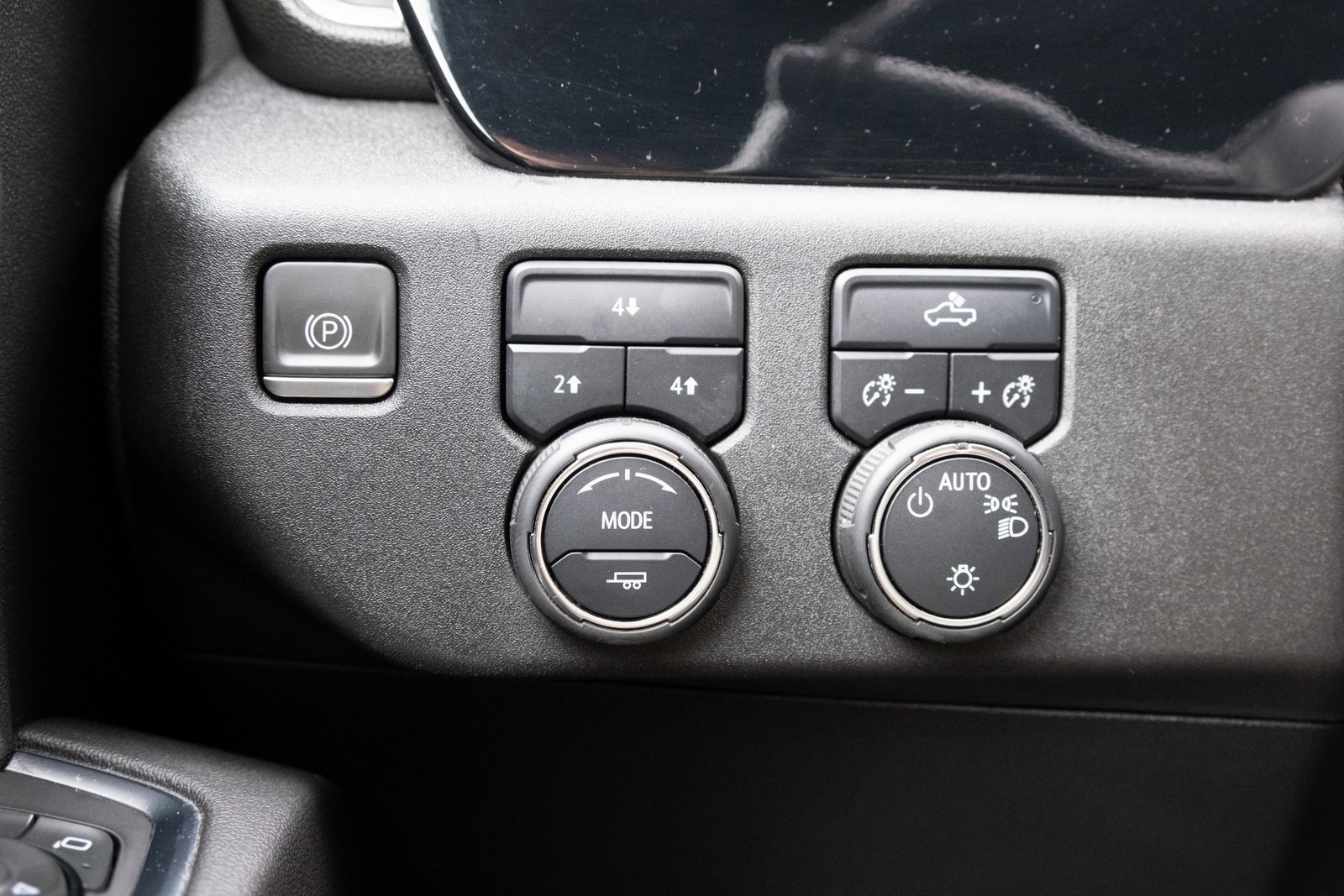 Used 2024 Chevrolet Silverado 3500 LT image 9