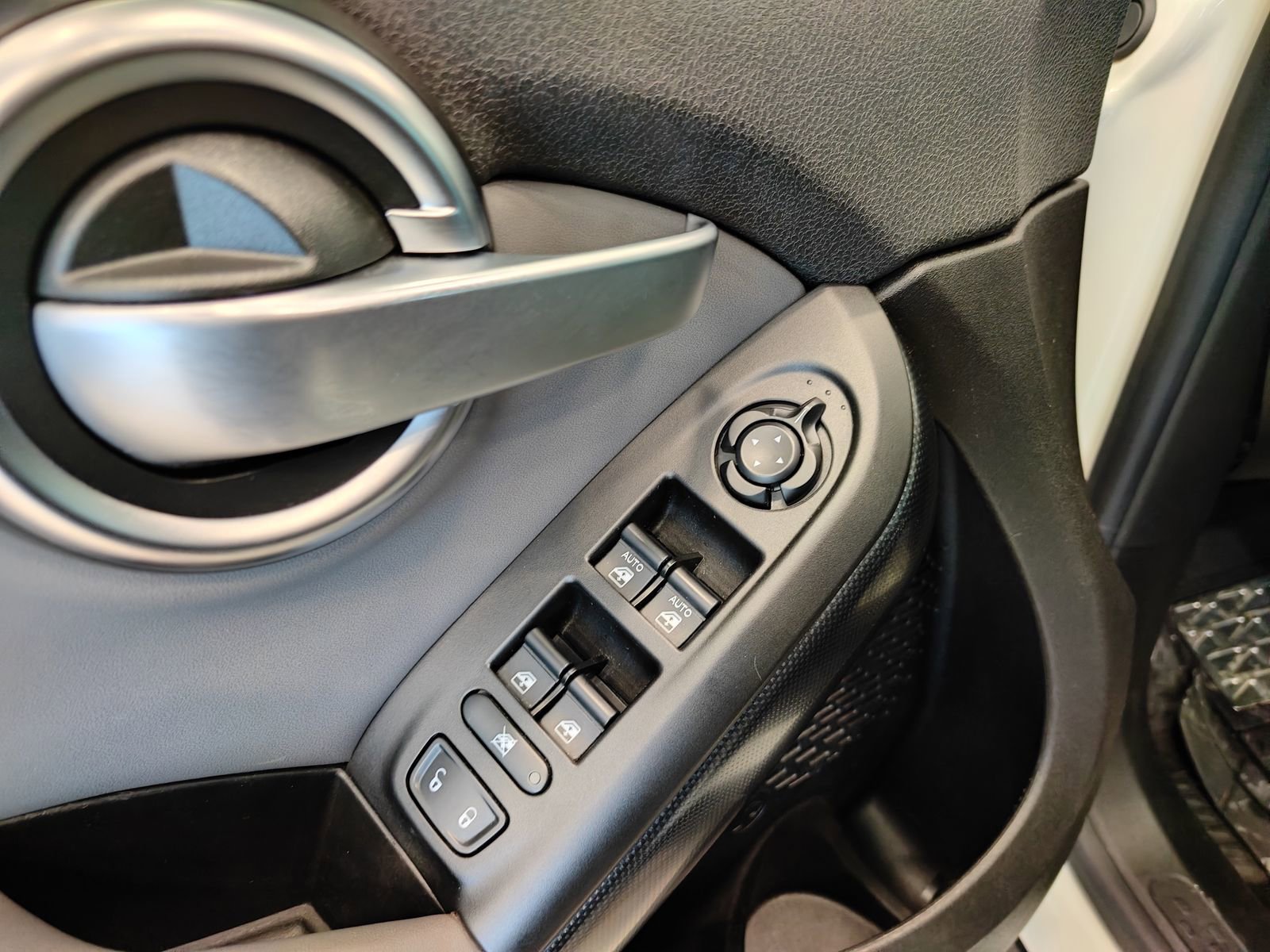 Used 2016 FIAT 500X Pop image 9