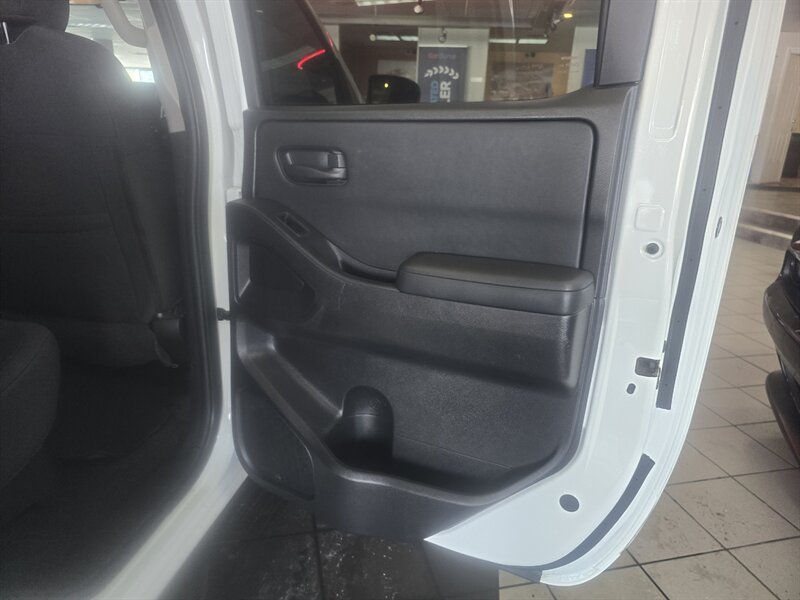 Used 2022 Nissan Frontier S RWD image 15